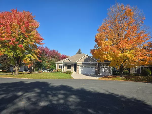 749 River Ridge CT, River Falls, WI 54022