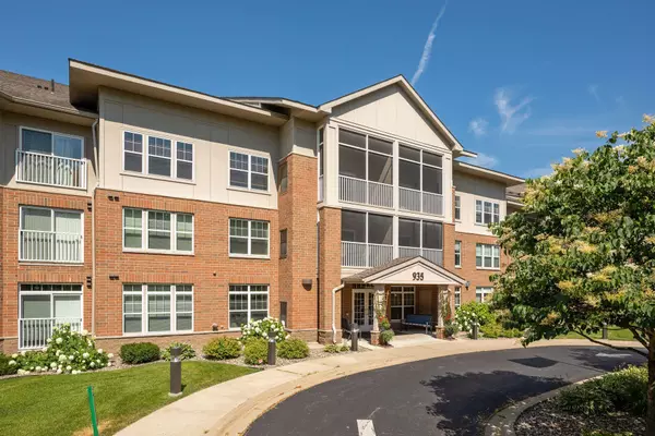 Maplewood, MN 55119,935 Ferndale ST N #302