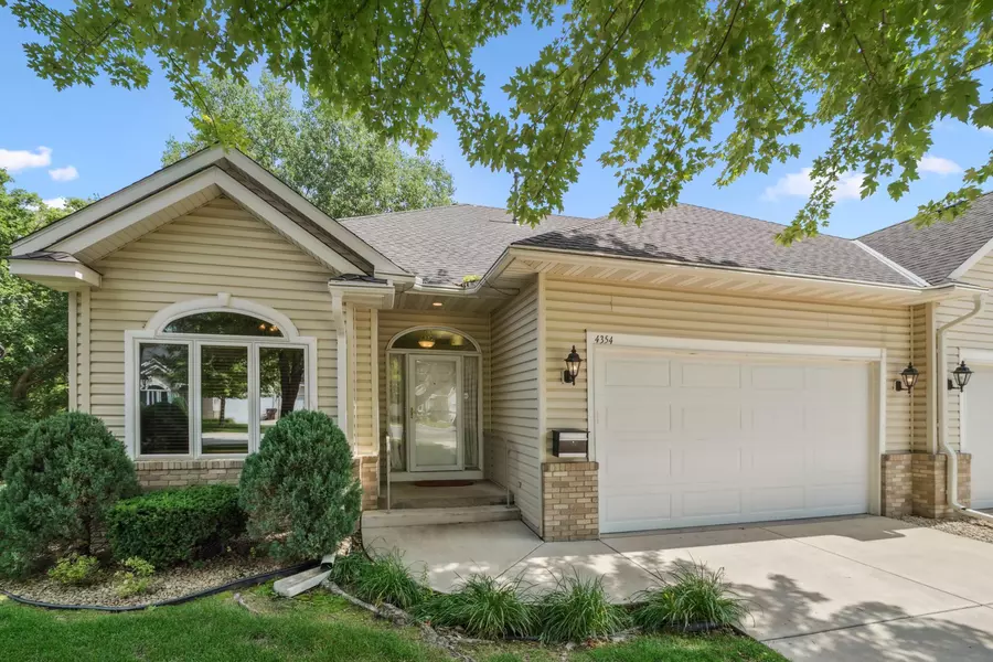 4354 Priorwood ST SE, Prior Lake, MN 55372