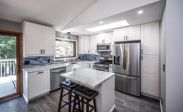 Eagan, MN 55123,917 Jefferson LN