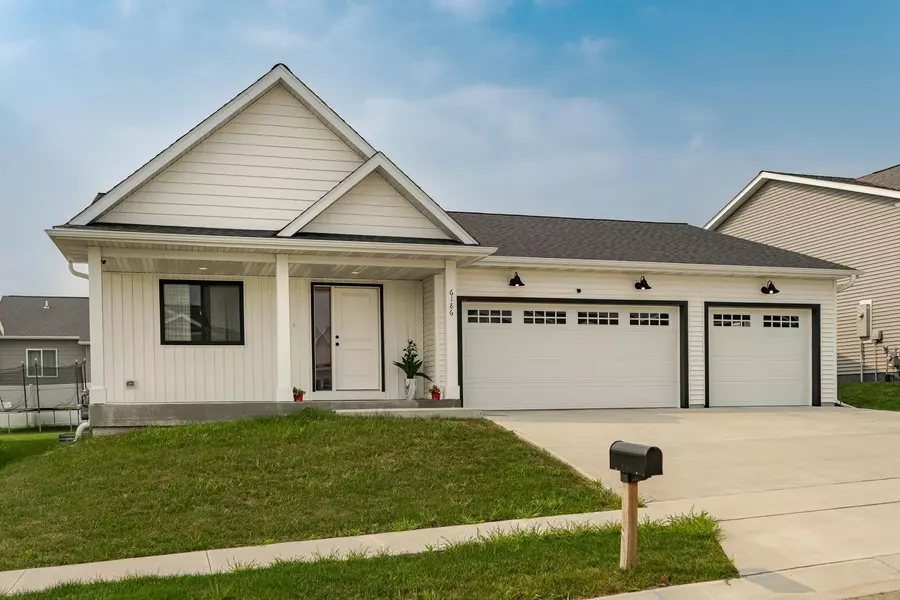 6186 Sandstone ST NW, Rochester, MN 55901