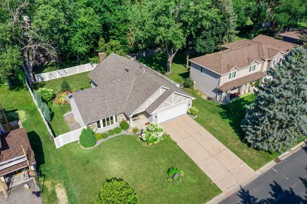 Edina, MN 55435,7312 Glouchester DR