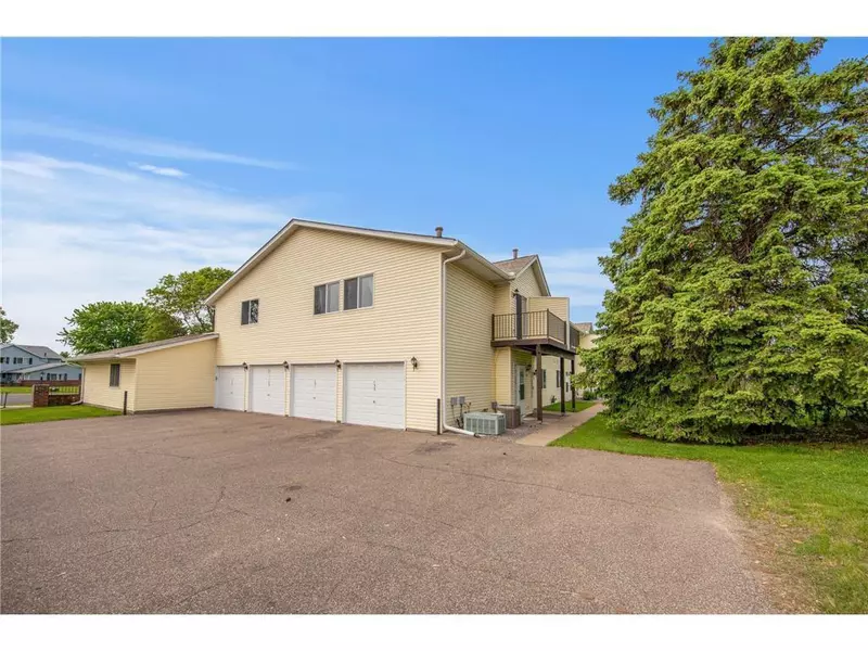133 96th LN NE, Blaine, MN 55434
