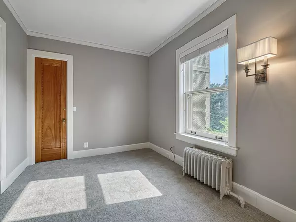 Saint Paul, MN 55105,808 Summit AVE #3