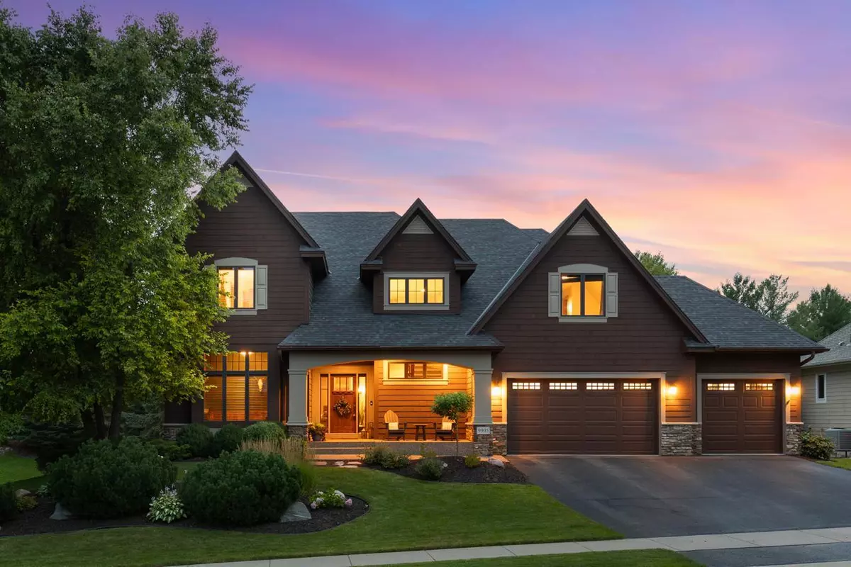 Chanhassen, MN 55317,9905 Trails End RD