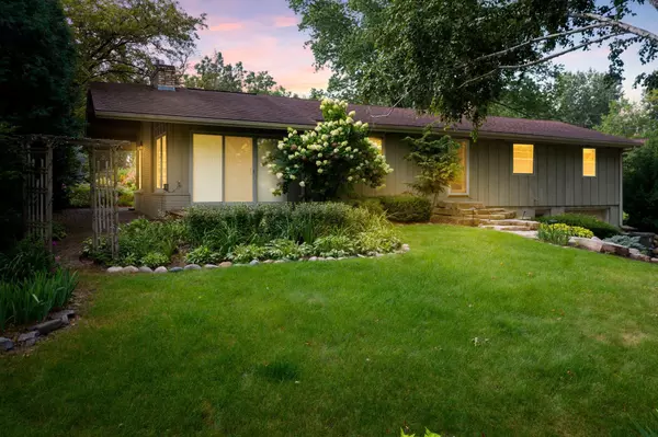 4929 Valley Forge LN N, Plymouth, MN 55442