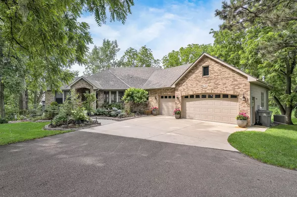 6480 Yosemite LN, Excelsior, MN 55331