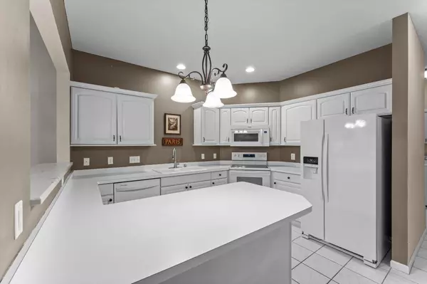 Oakdale, MN 55128,495 Hickory LN N