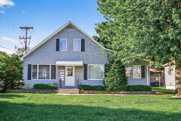 201 W 2nd ST, Waconia, MN 55387