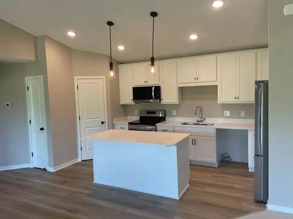 Lakeville, MN 55044,17691 Empire TRL