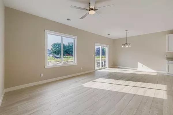 Cambridge, MN 55008,2119 Cleveland WAY S
