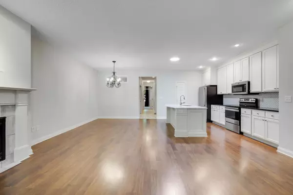Saint Anthony, MN 55421,2406 39th AVE NE