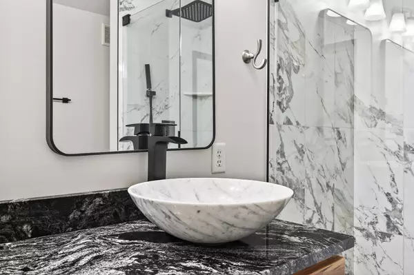 Maple Grove, MN 55311,17248 72nd AVE N #1405