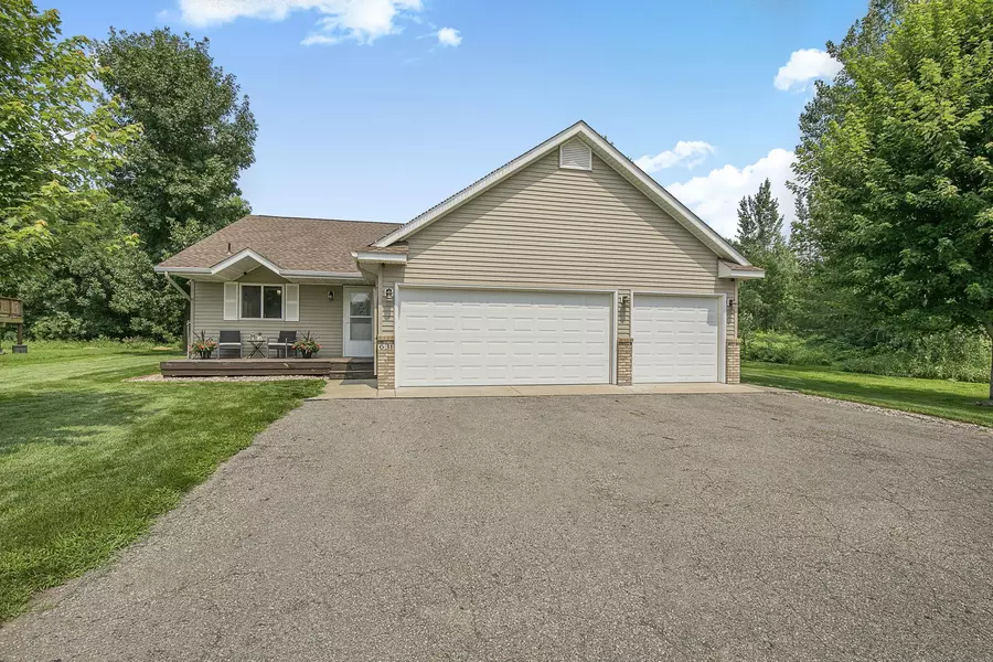 631 Iris LN E, Saint Joseph, MN 56374