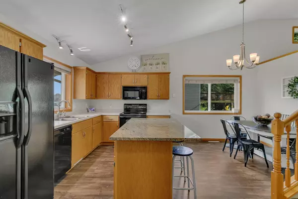 Saint Joseph, MN 56374,631 Iris LN E