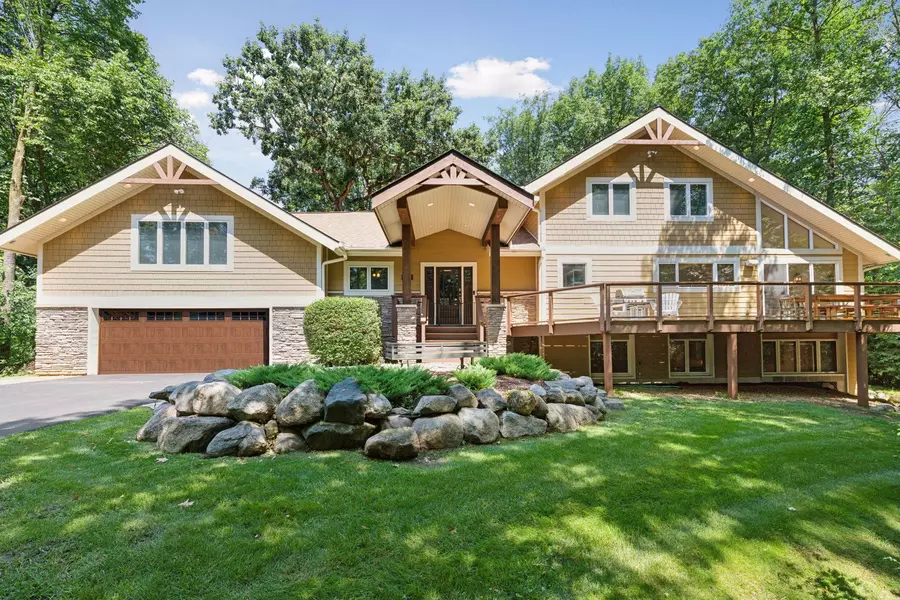 2413 Indian RD W, Minnetonka, MN 55305
