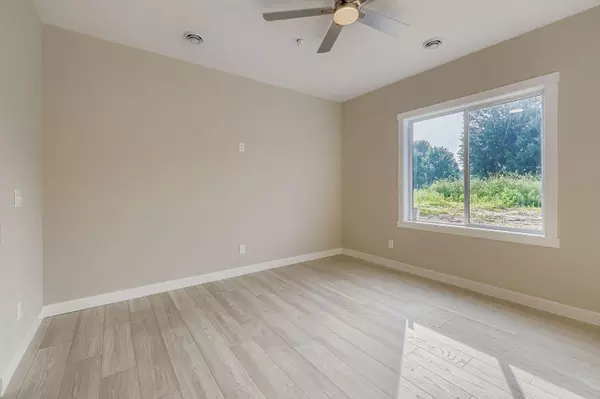 Cambridge, MN 55008,2117 Cleveland WAY S