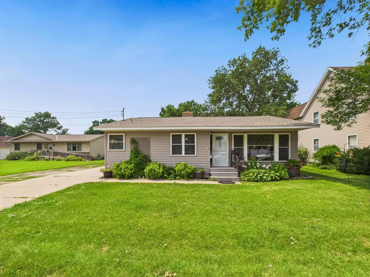 Belgrade, MN 56312,565 Lowery AVE