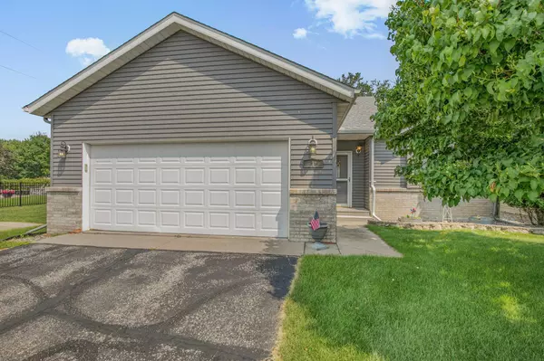 Sartell, MN 56377,1 Pine Tree CT