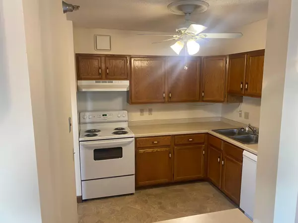 Golden Valley, MN 55427,7600 Golden Valley RD #412
