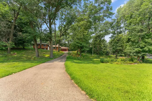 Eagan, MN 55123,4535 Oak Chase RD