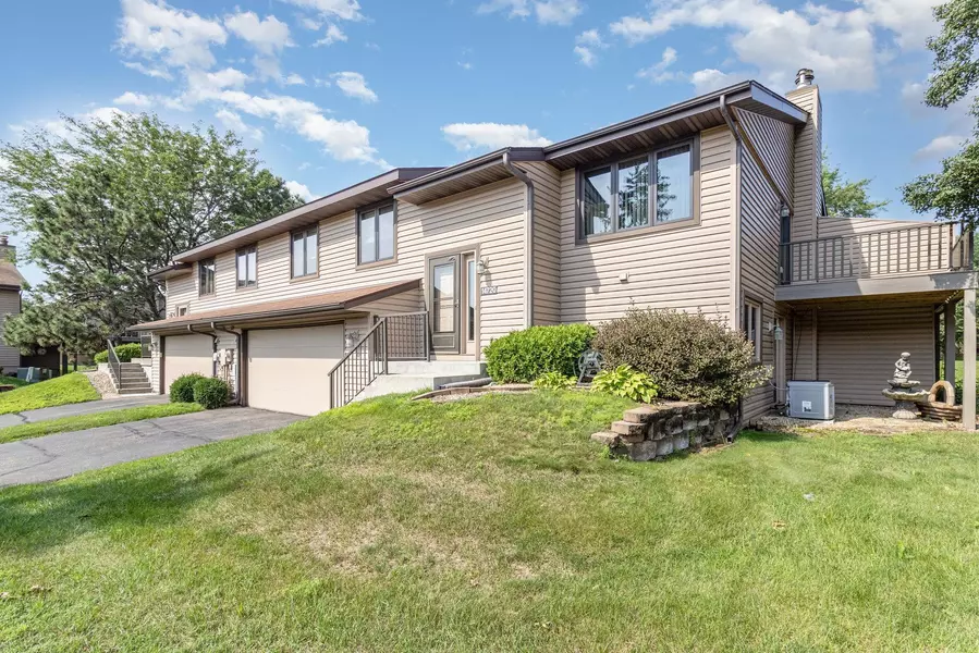 14720 Embry PATH, Apple Valley, MN 55124