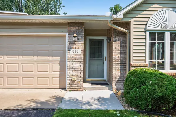 Vadnais Heights, MN 55127,919 Evergreen CT