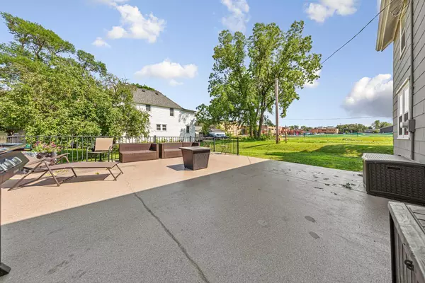 Owatonna, MN 55060,703 S Oak AVE