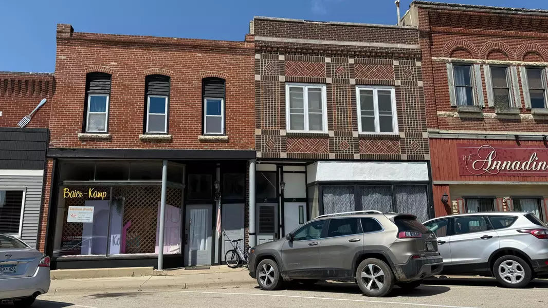 24 & 28 Main St W, Dodge Center, MN 55927