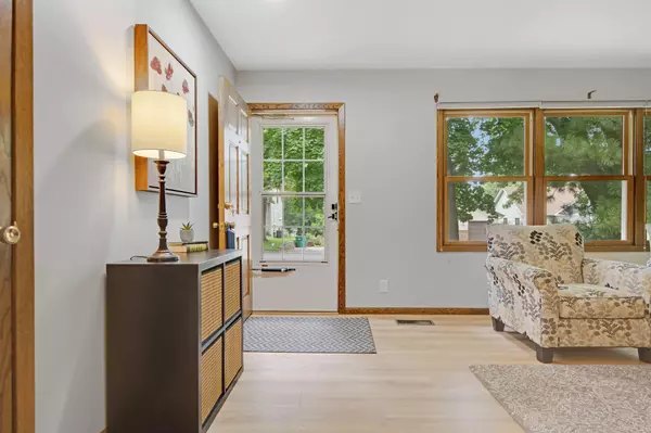 653 12th AVE NW, New Brighton, MN 55112