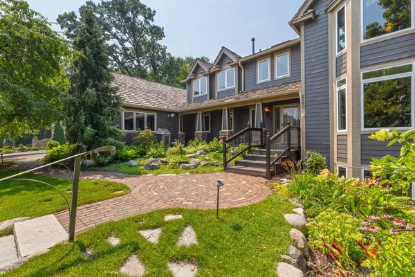 Chaska, MN 55318,2890 Autumn Woods DR