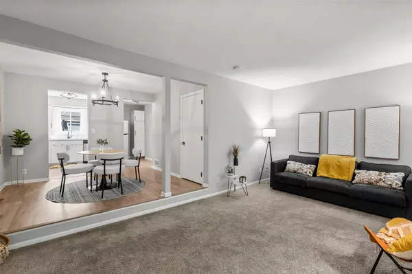 Fridley, MN 55432,5558 Meister RD