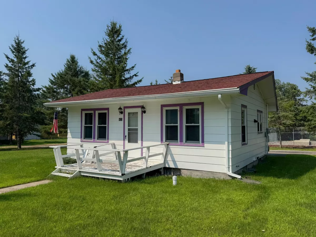 Cass Lake, MN 56633,422 Basswood AVE NW