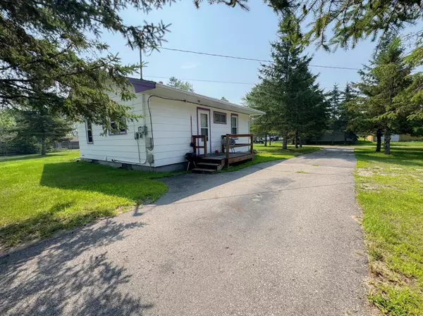 Cass Lake, MN 56633,422 Basswood AVE NW