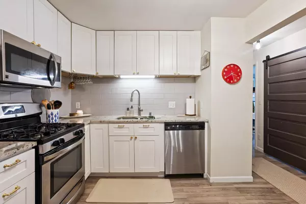 4820 Park Commons DR #220, Saint Louis Park, MN 55416