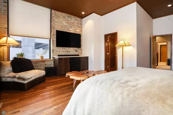 Fargo, ND 58102,12 Broadway N #206