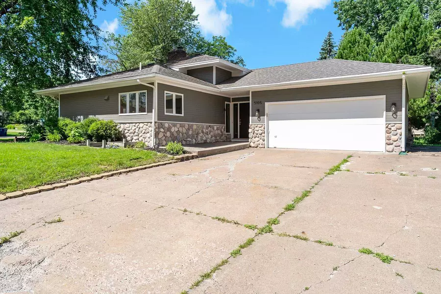 5105 Balsam LN N, Plymouth, MN 55442