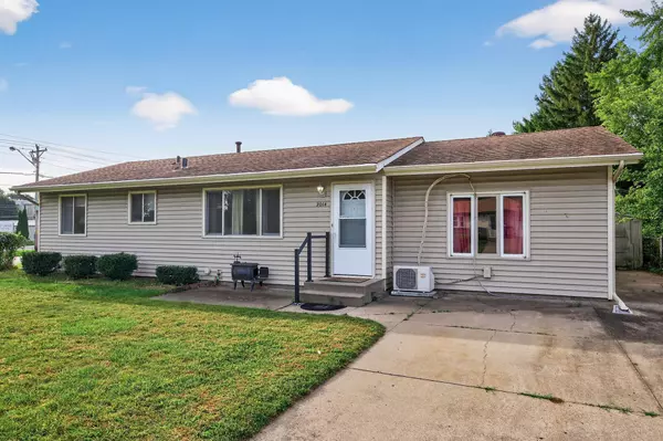 Eagan, MN 55122,2014 Carnelian LN