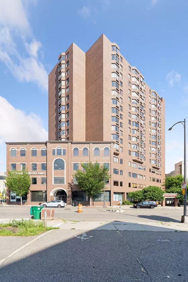 Saint Paul, MN 55102,360 Sherman ST #1607