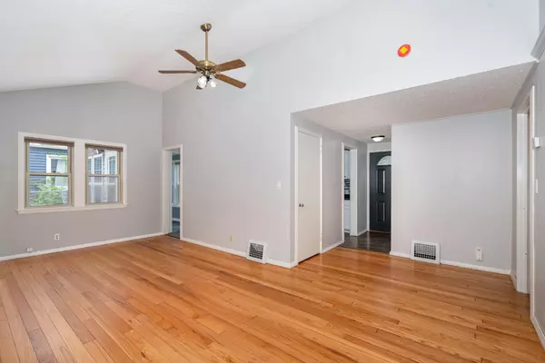 Minneapolis, MN 55418,3247 Benjamin ST NE