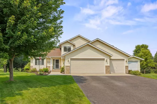601 Jamie CIR SW, Saint Michael, MN 55376