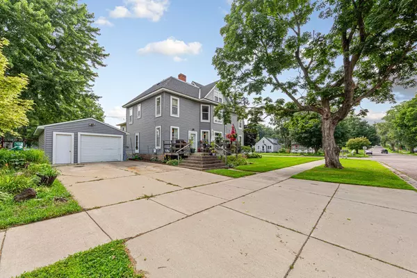 Faribault, MN 55021,426 1st ST NW