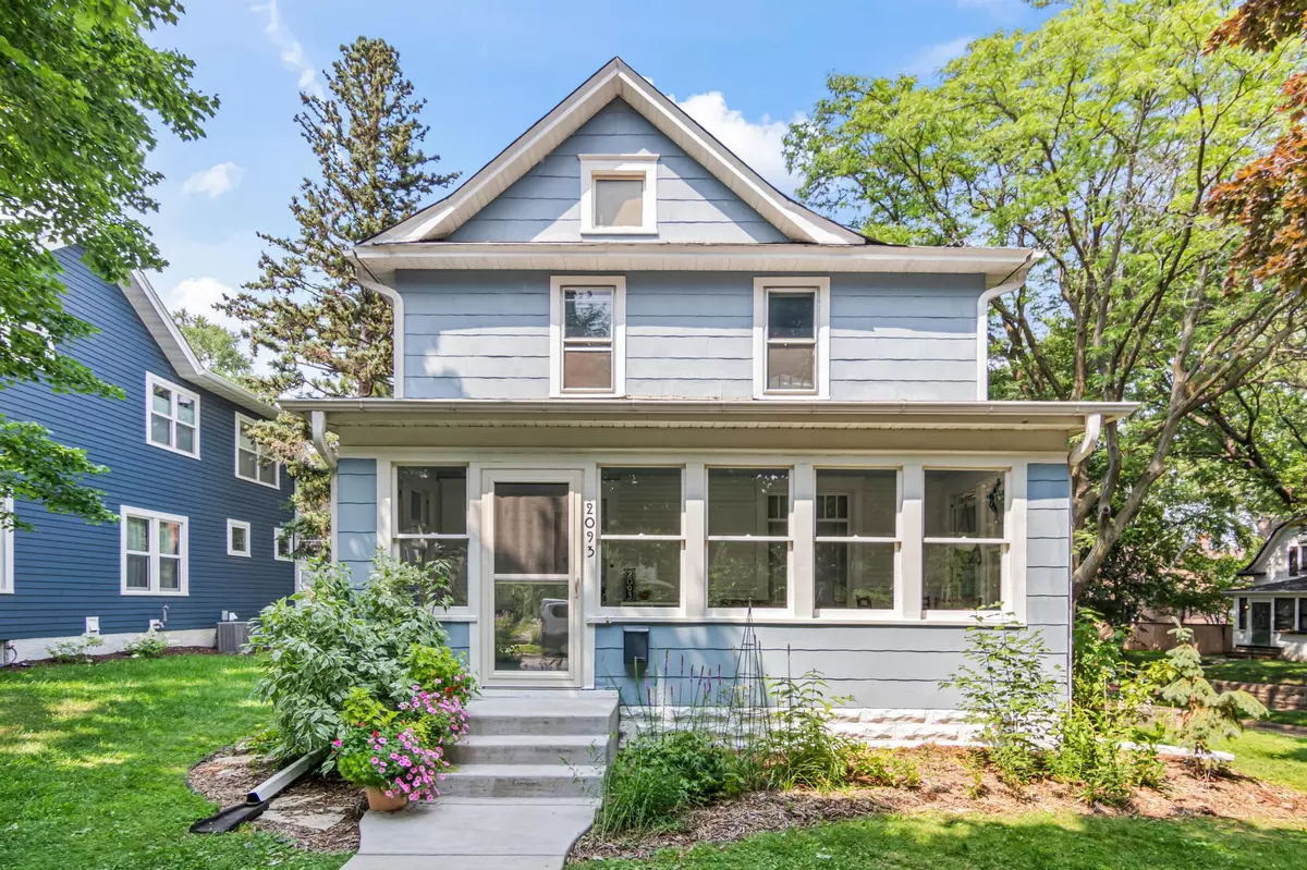 Saint Paul, MN 55104,2093 Roblyn AVE