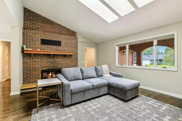 Mahtomedi, MN 55115,275 Frankland ST