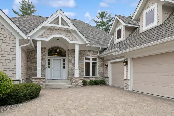 Bloomington, MN 55438,8967 Mariabo CIR