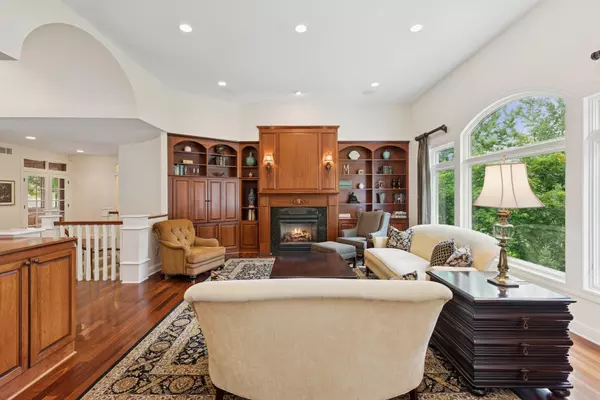 Bloomington, MN 55438,8967 Mariabo CIR