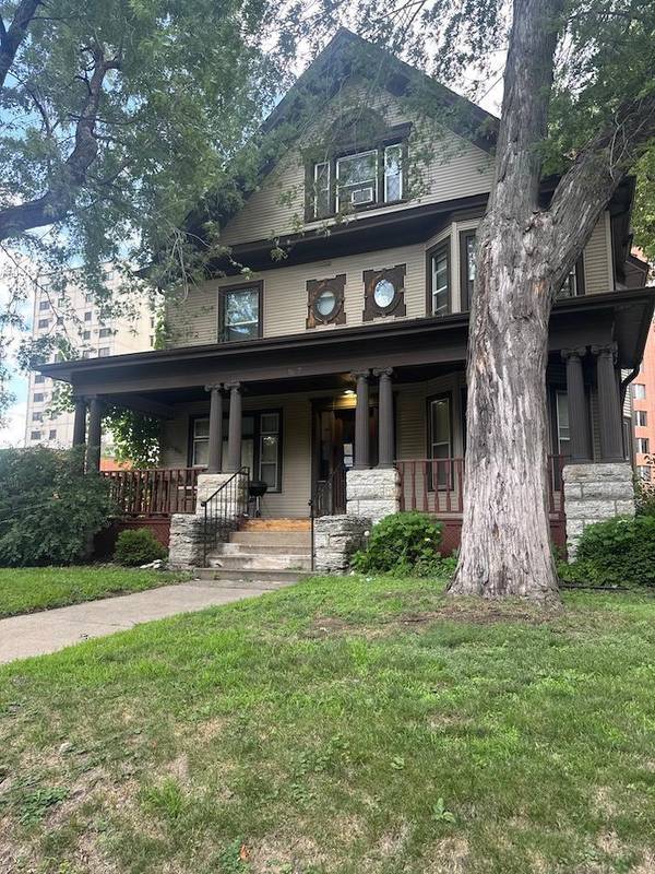 1607 10th AVE S, Minneapolis, MN 55404