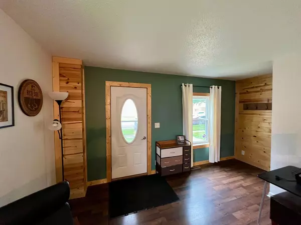 Wabasso, MN 56293,874 Pine ST