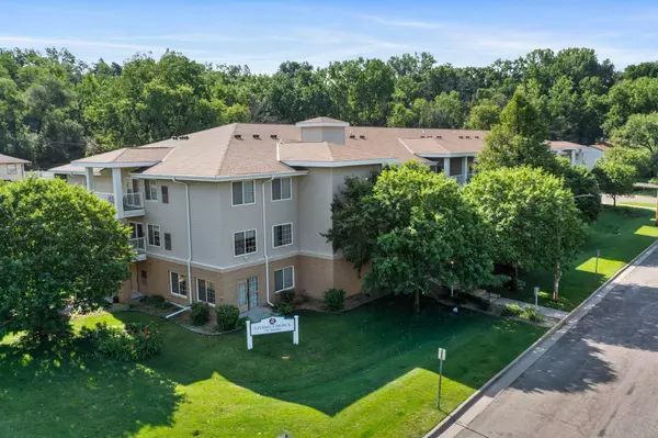 Saint Paul, MN 55117,1600 Arundel ST #211