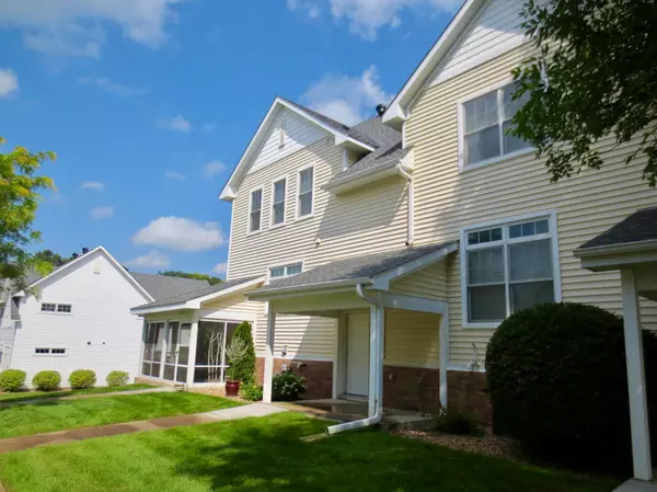 5735 Village TRL, Mound, MN 55364